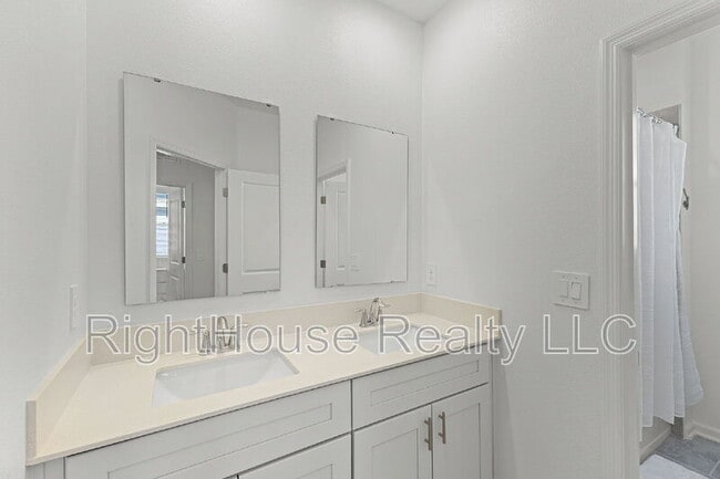 Building Photo - 4135 Pino St