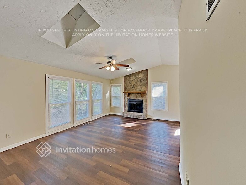 Building Photo - 5002 Maxanne Dr NW