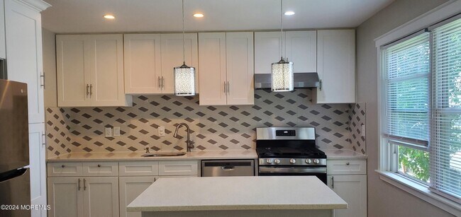 Building Photo - 1620 Union Ave