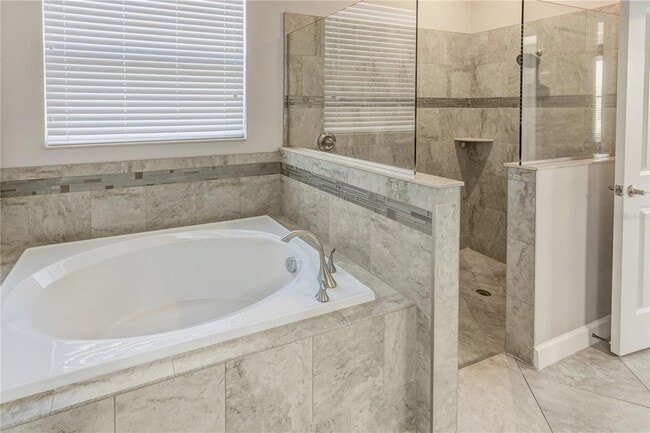 Building Photo - 11954 Cinnamon Fern Dr