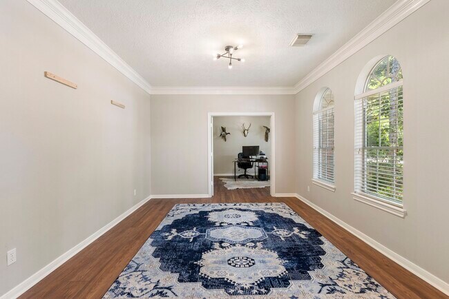 Building Photo - 10 Scenic Mill Pl