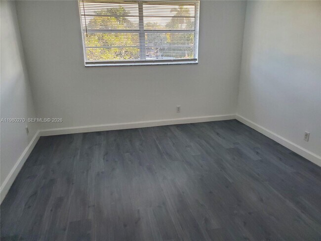 Building Photo - 1300 Moffett St