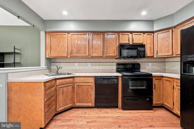 Building Photo - 40 Woodstream Ct