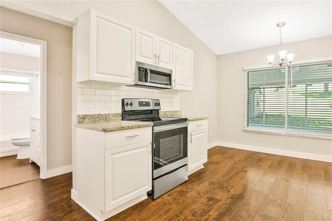 Building Photo - 15528 Hidden Lake Cir