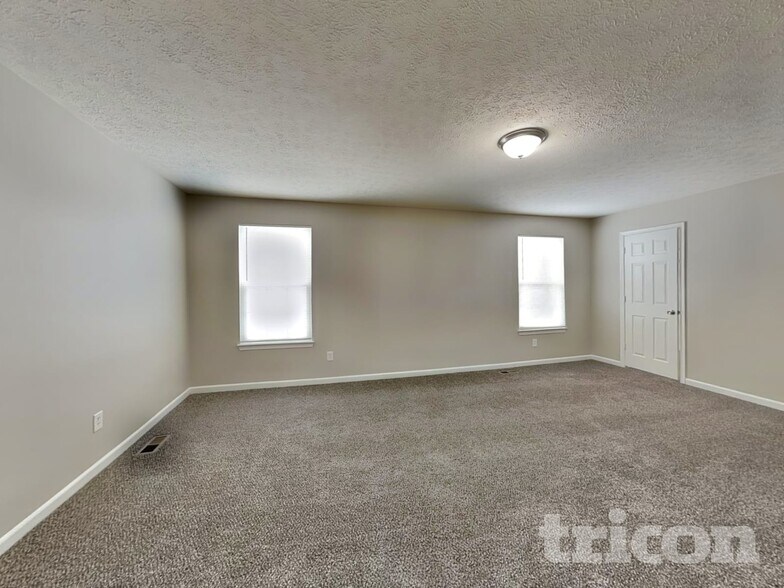 Building Photo - 3234 Hurst St