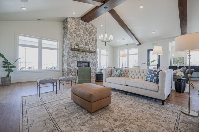 Building Photo - 3 bed, 2.5 bath Summerfield Townhome found in Rexburg! BRAND NEW PAINT THROUGHOUT!!!!