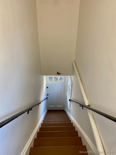 Building Photo - 2 Visconti St