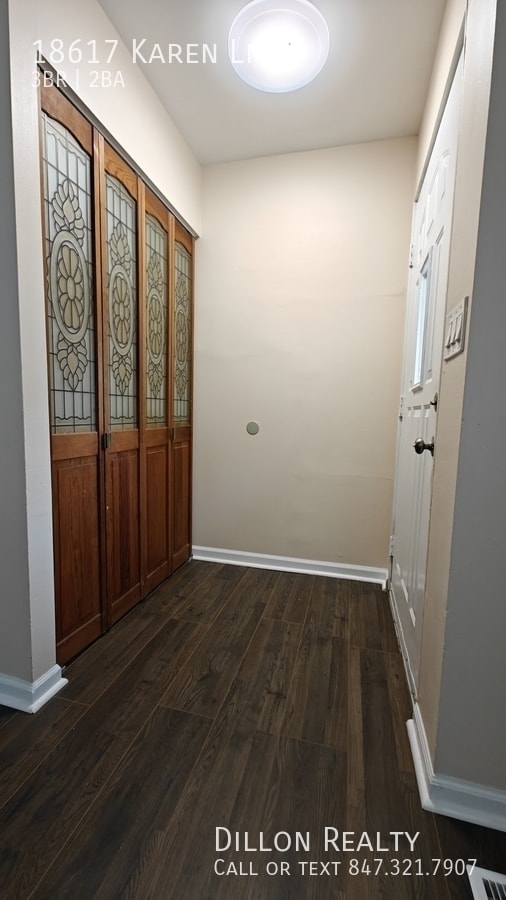 Building Photo - 18617 Karen Ln