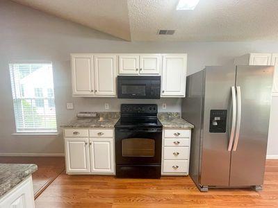 Building Photo - 123 Hawk's Nest Ct