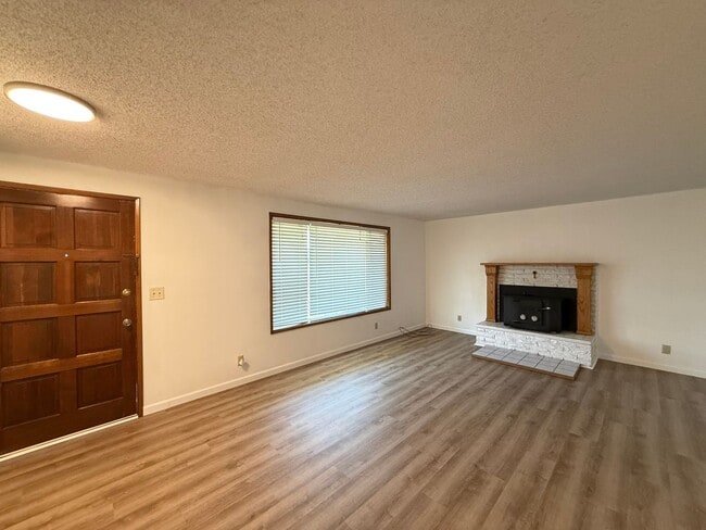 Building Photo - Santa Clara Gem