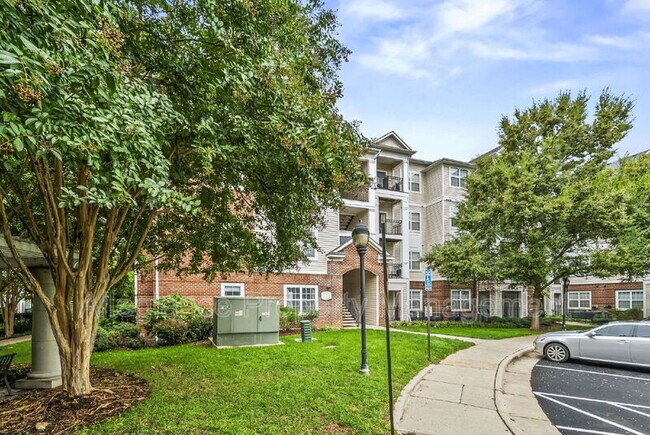 Building Photo - 12929 Centre Park Cir