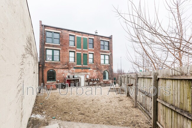 Building Photo - 909 Massachusetts Ave