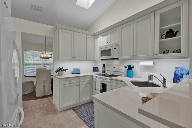 Building Photo - 386 Emerald Bay Cir