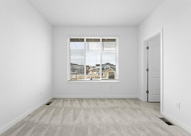 Building Photo - 2037 S Vance Wy