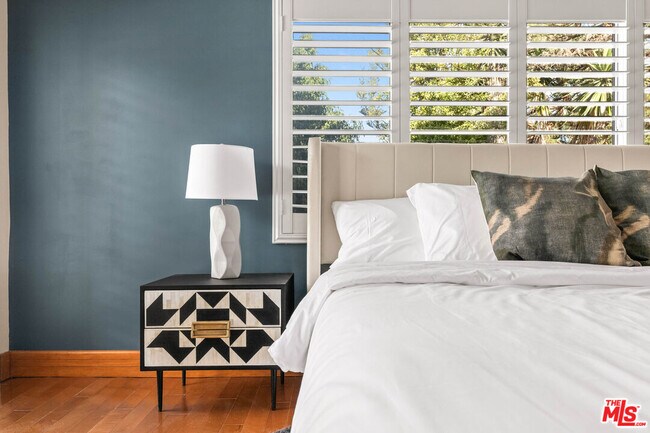 Building Photo - 3200 Oakley Dr