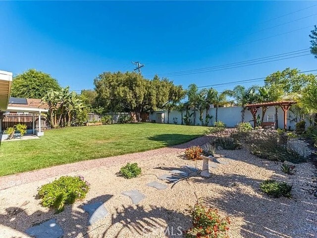 Building Photo - 636 E Avenida De Los Arboles