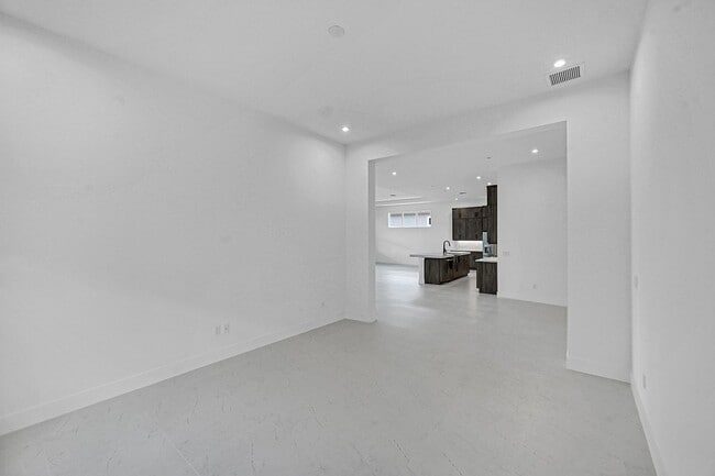 Building Photo - 9524 St Germain Dr