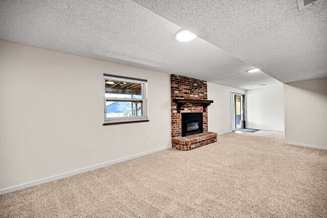 Building Photo - $3,895.95, $200 Off Cleaning Voucher, 4 Beds - 3 Baths, Single Family Home in Denver with 2-Car A...