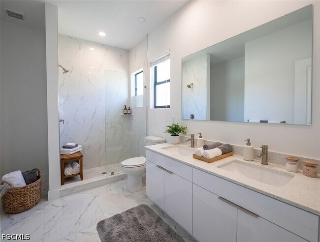 Building Photo - 4002 NW 38th St