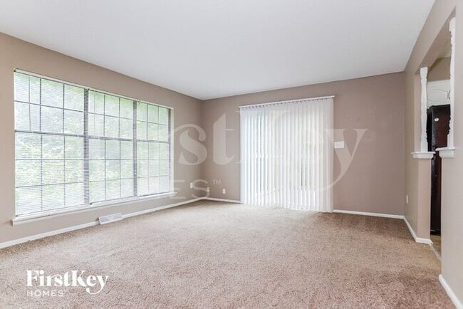 Building Photo - 12512 Silver Ln