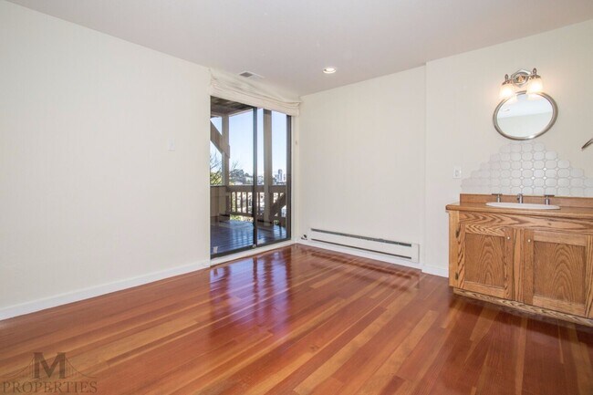 Building Photo - Eureka Valley/Castro 4 Bed + Bonus Room, 3 Bath, 2 Car Garage, City & Valley Views