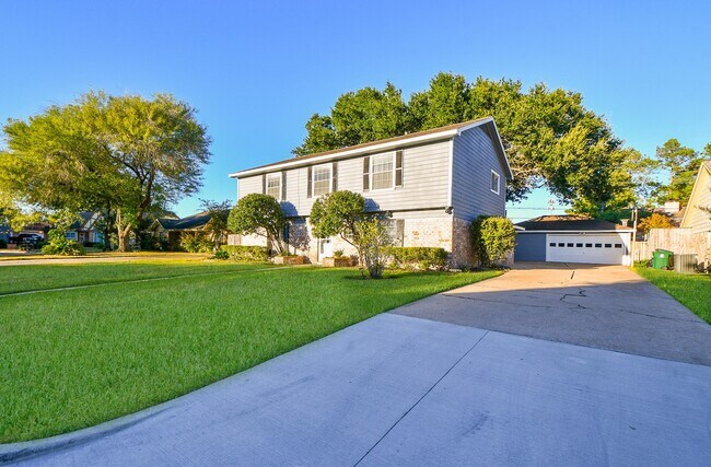 Building Photo - 7310 Ridge Oak Dr
