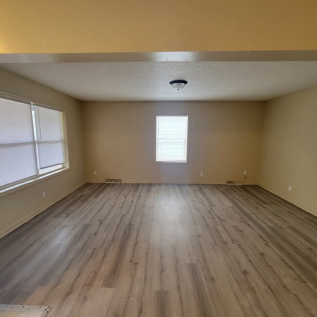 Building Photo - Eastside 3BR/2BA House w/Storage Shed!