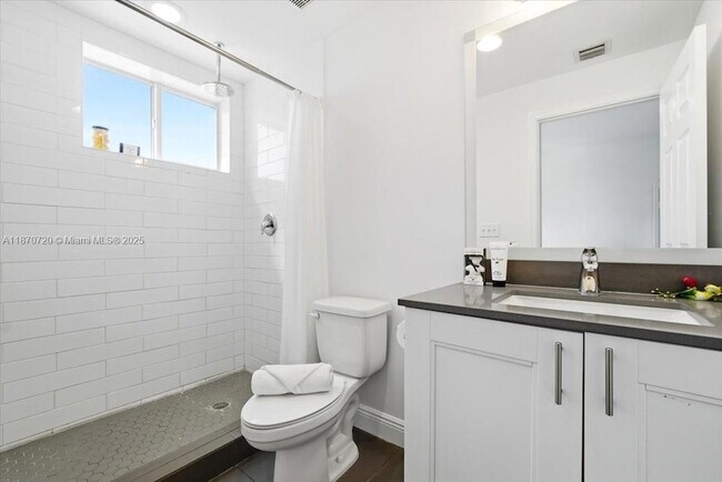 Building Photo - 541 NW 33rd St