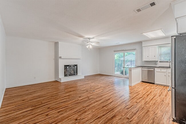Building Photo - 9133 Villa Park Cir
