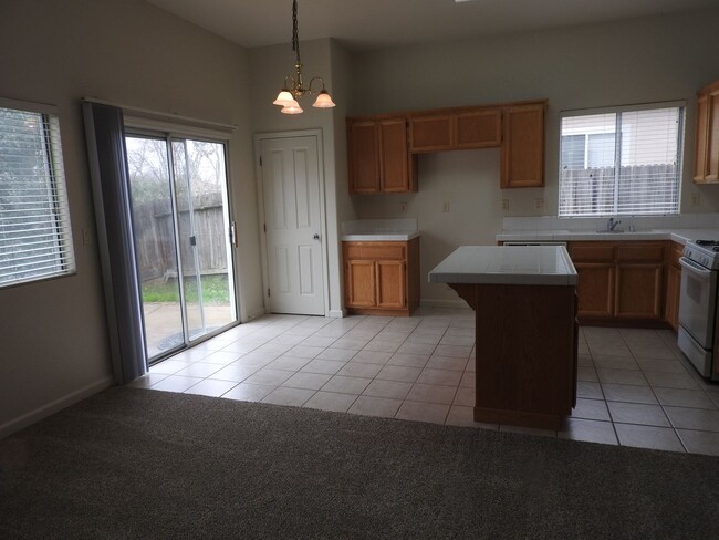 Building Photo - Cresleigh near Wild Life Preserve 3 Bedroo...