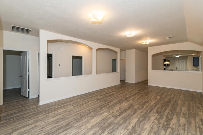 Building Photo - 10314 Van Hut Ln