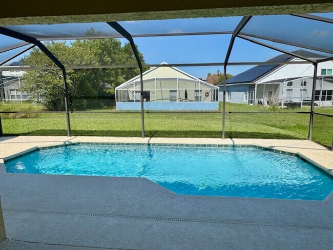 Building Photo - 838 Hillcrest Dr