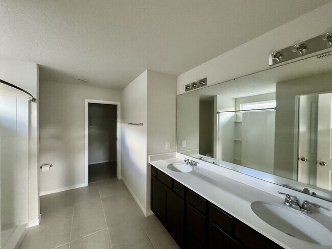 Building Photo - Epperson lagoon community-9565 Rally Spring Loop, Wesley Chapel!" WIFI AND CABLE INCLUDED