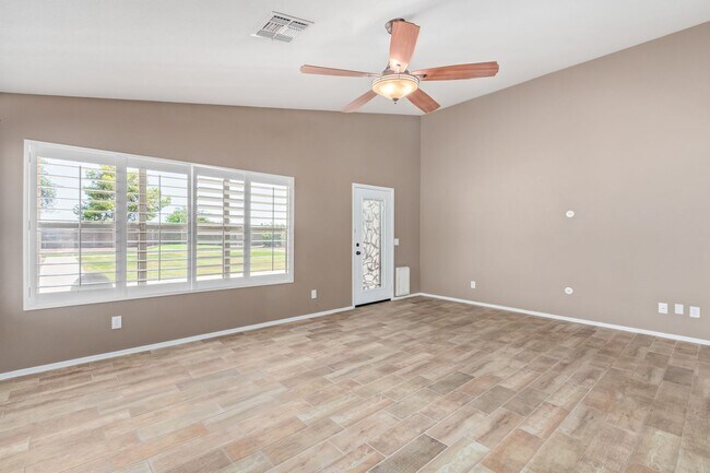 Building Photo - GORGEOUS home in the highly desired Arrowhead Ranch