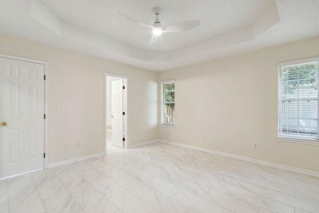 Building Photo - 4949 Windward Pl