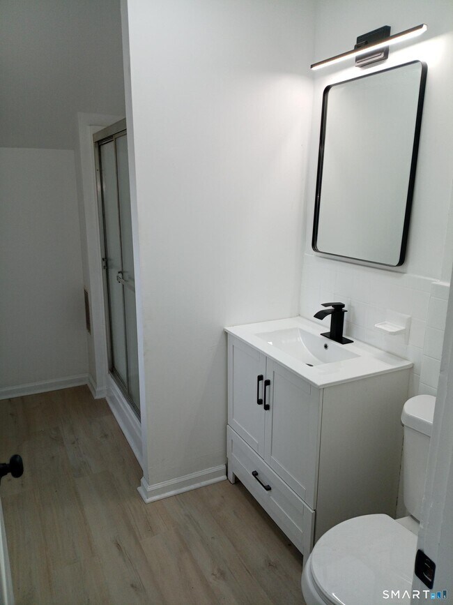 Building Photo - 105 Hillside Ave