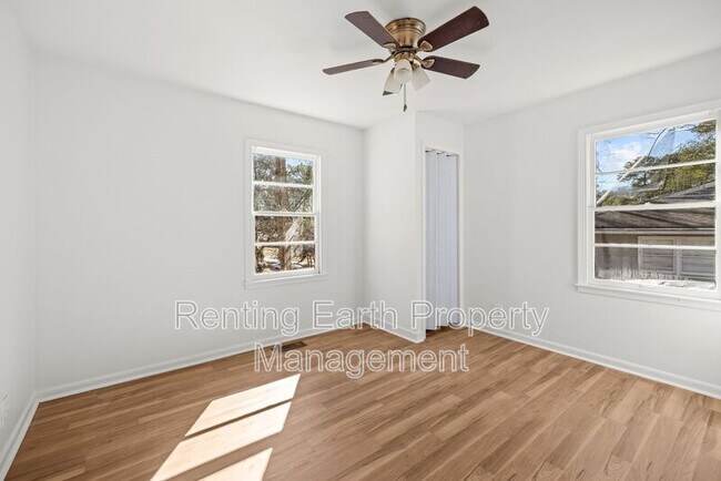 Building Photo - 416 Hearn Cir