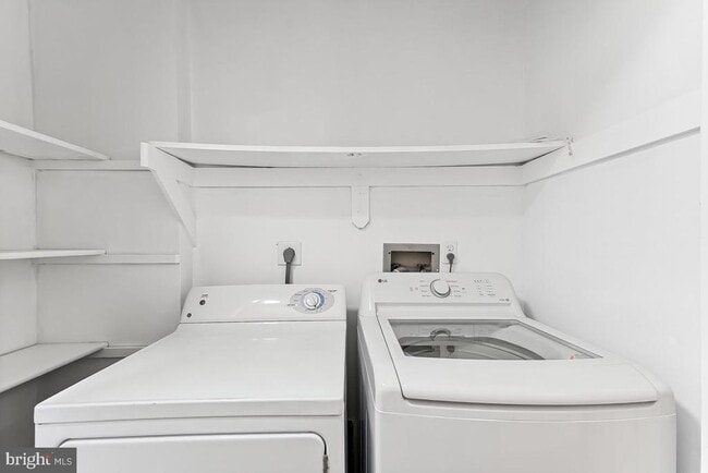 Building Photo - 3204 Stoneham Dr