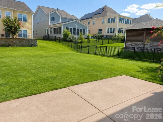 Building Photo - 10665 Sky Chase Ave NW