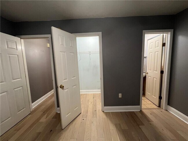 Building Photo - 2816 Munster Blvd