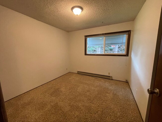 Building Photo - 3020 W Shasta Ave