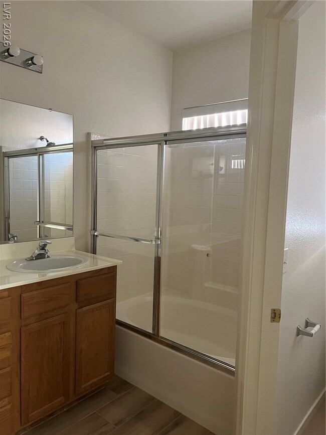 Building Photo - 6273 Highland Gardens Dr