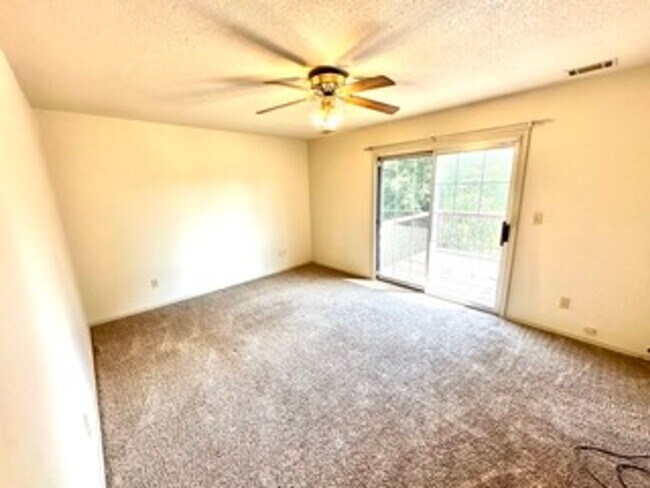 Building Photo - 1-Bed/ 1-Bath unit in Beautiful Loma Linda gated Subdivision Deposit-$825/Rent-$825