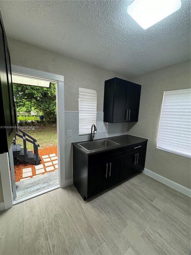 Building Photo - 5708 NW 11th Ave