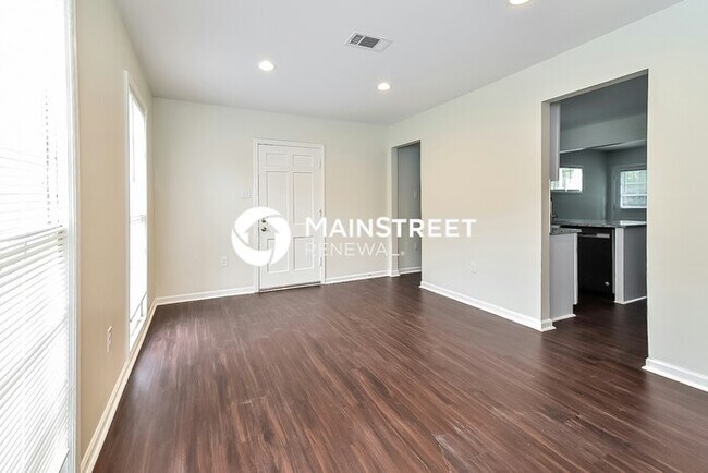 Building Photo - 3 Bedroom Pet-Friendly Home in Memphis, TN with Main Street Renewal