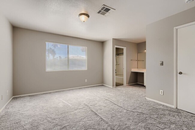 Building Photo - Townhome for Rent