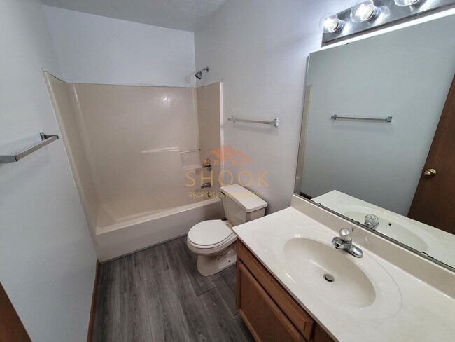 Building Photo - 2103 Bridgewater Cir