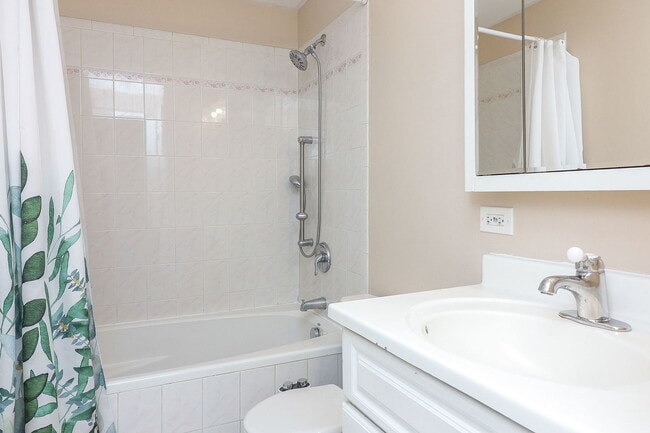 Building Photo - 6708 W 107th St