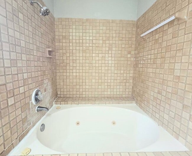 Building Photo - 10919 Pigeonwood Dr