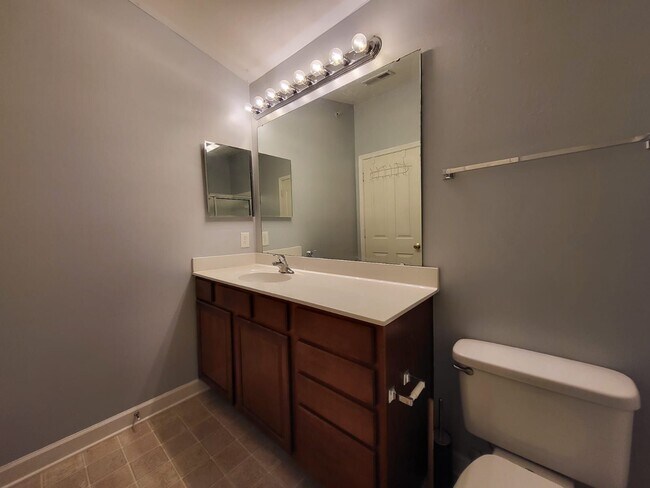 Building Photo - 339 Westbend Dr